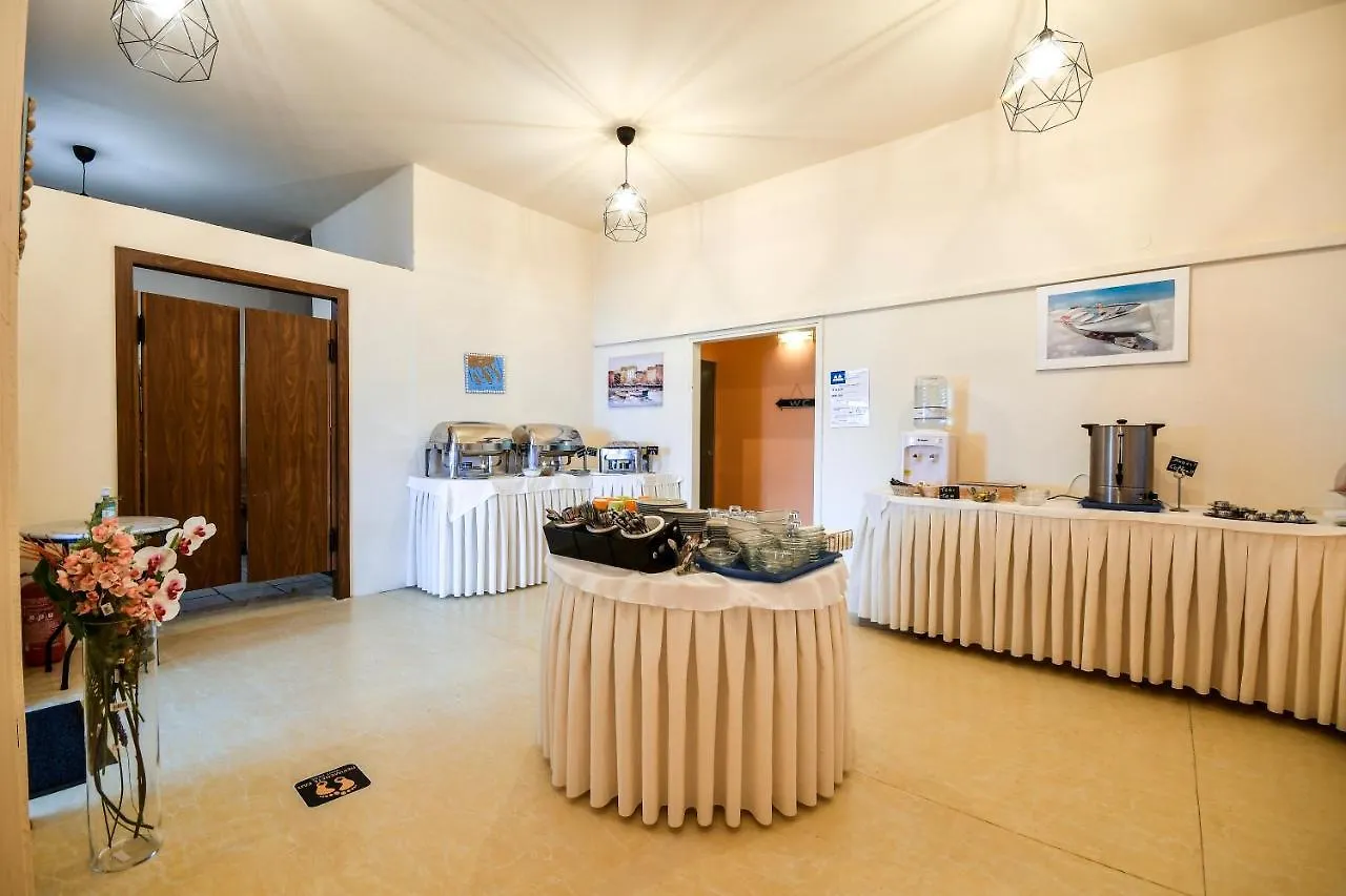 Avra Hotel Ormos Panagias 3*,